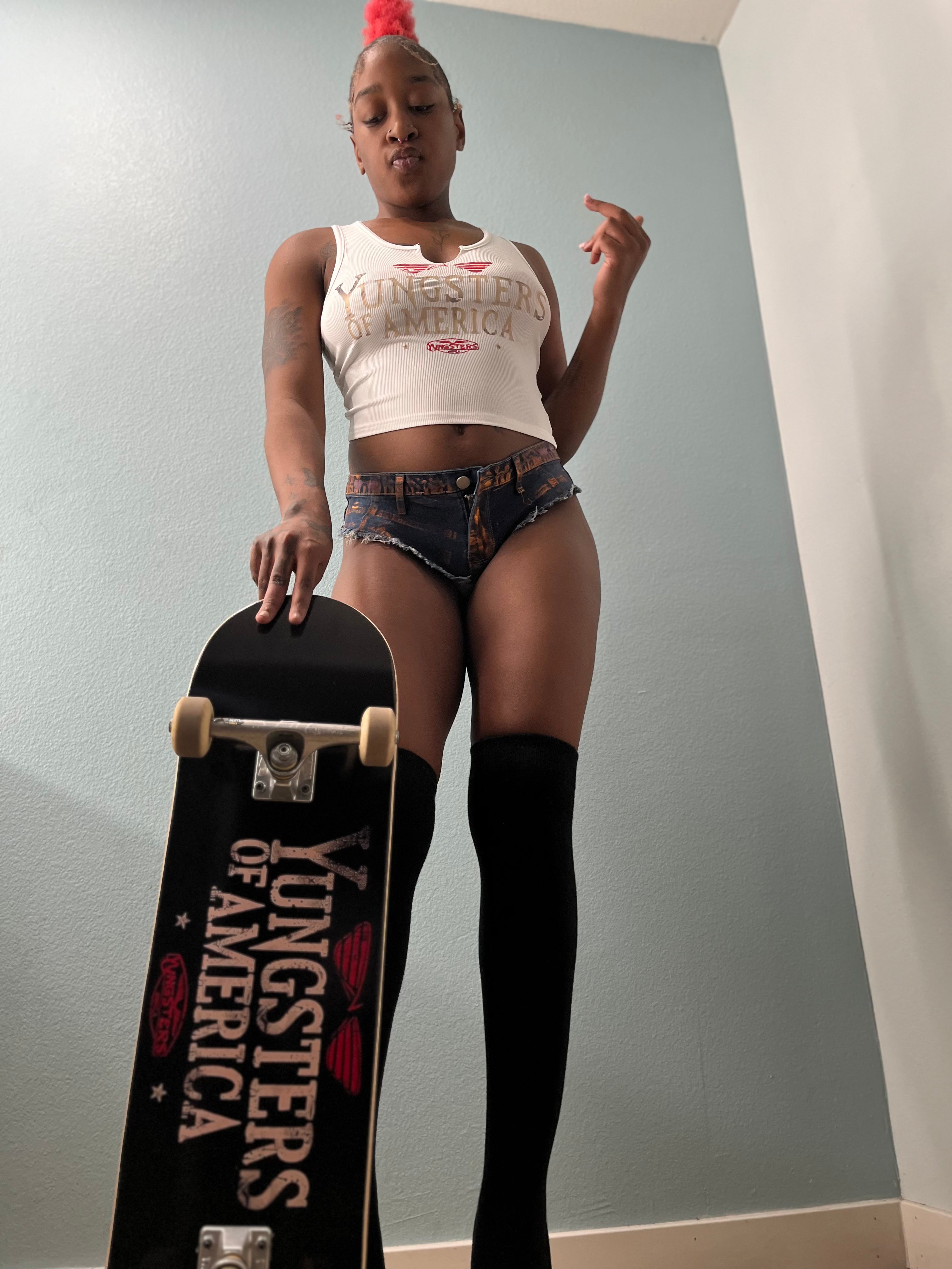 Y O A SKATEBOARD DECK